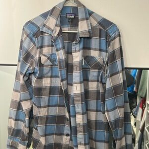 M’s Patagonia flannel - small